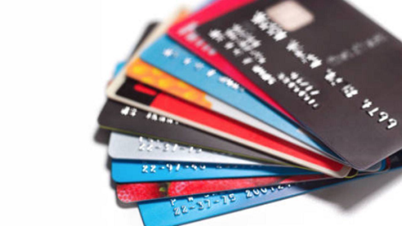 STJ: É válida cláusula que limita débito automático de cartão de aposentados a valor mínimo