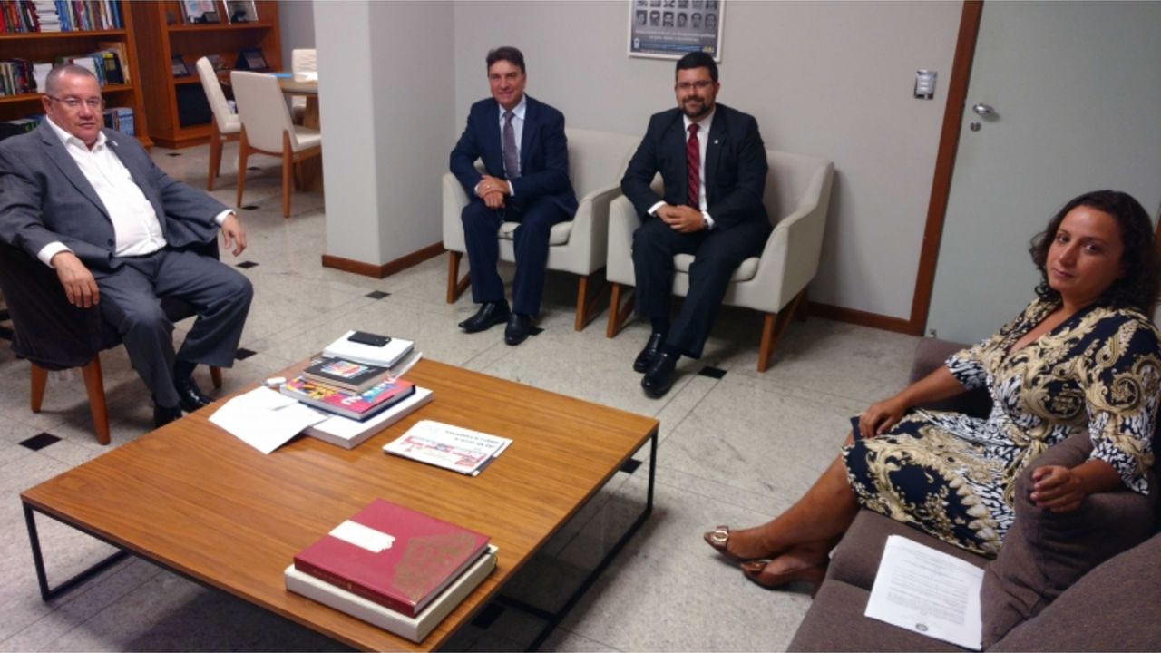 OAB-ES recebe vereador de Jaguaré e advogado Sávio Martins
